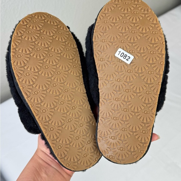 UGG Kids Black Fluff Yeah Slide Fuzzy Slippers‎ Size 12 - Picture 7 of 10